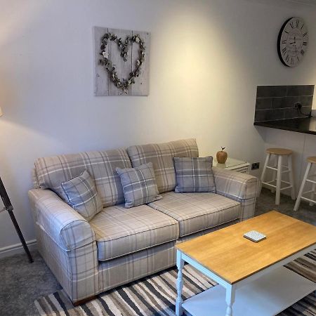 Modern 2 Bedroom Ground Floor Apartment With Parking Ripon City Centre ภายนอก รูปภาพ