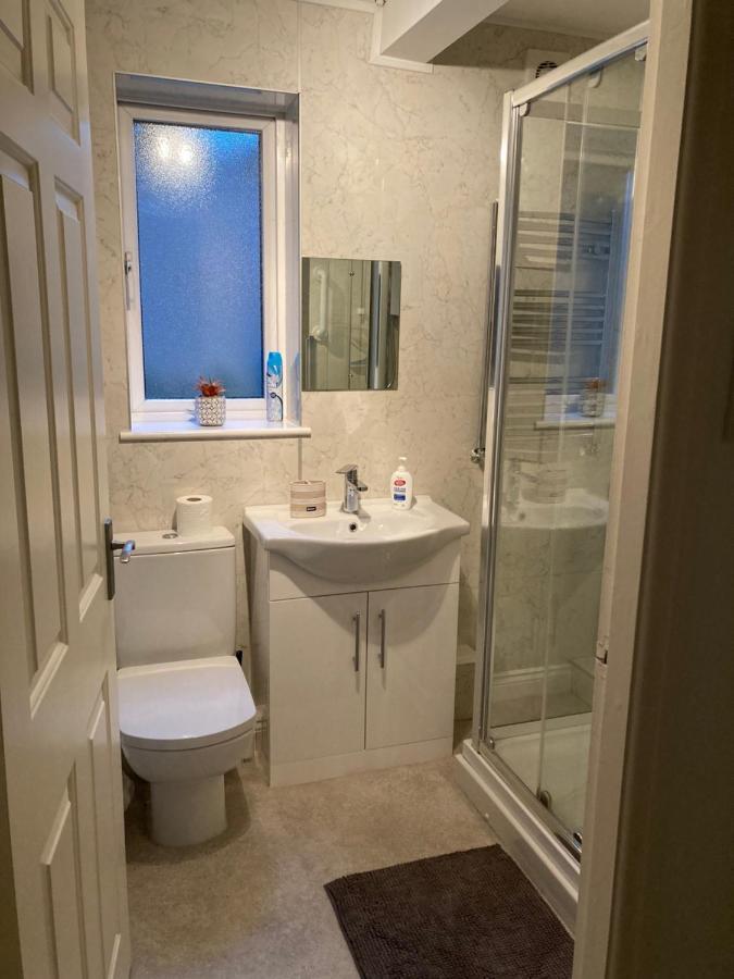 Modern 2 Bedroom Ground Floor Apartment With Parking Ripon City Centre ภายนอก รูปภาพ