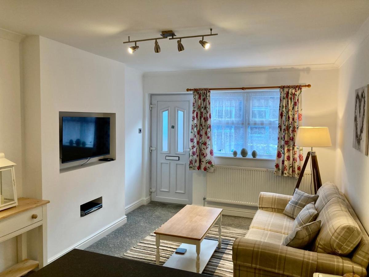 Modern 2 Bedroom Ground Floor Apartment With Parking Ripon City Centre ภายนอก รูปภาพ